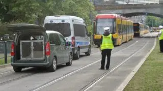 Siatka z jogurtami zatrzymała tramwaje na Targowej