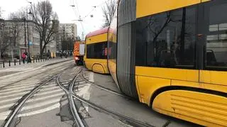 Tramwaj wykoleił się przy zajezdni Kawęczyńska 