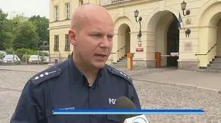 Policja przeszukuje świadków