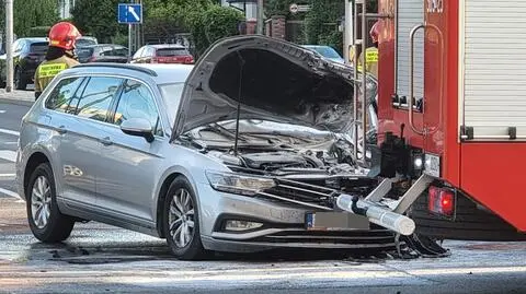 Samochód osobowy wbił się w betoniarkę