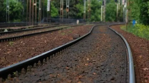 Zdeformowany tor na linii średnicowej