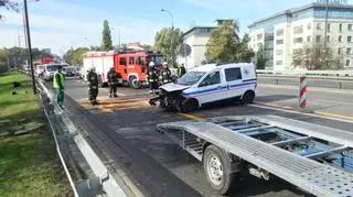 Wypadek ambulansu na Trasie Łazienkowskiej