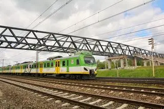 Kładka na Warszawie Głównej już na swoim miejscu