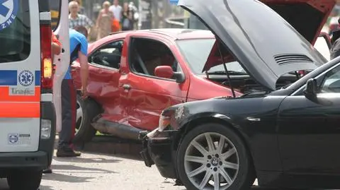 Zderzenie bmw z renault. Dziecko trafiło do szpitala