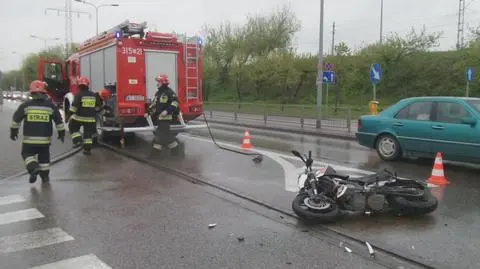 Wypadek na Naczelnikowskiej, motocyklista w szpitalu