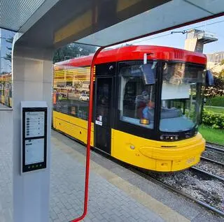 Tramwaje Warszawskie testują e-papierowe rozkłady jazdy