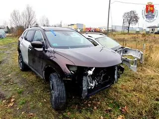 Policjanci rozbili grupę przestępczą zajmującą się kradzieżami aut