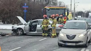 Zderzenie dwóch aut na Banacha 