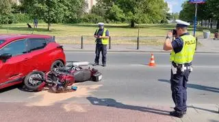 Kierujący autem zderzył się z motocyklistą 