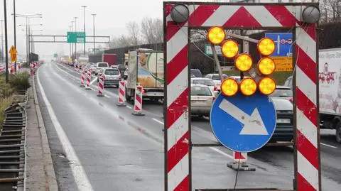 Wielki korek na Trasie AK. "Sytuacja jest bezsensowna"