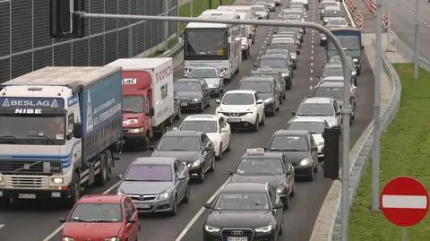 Obwodnica otwarta, Puławska w korku. "Regulujemy światła"