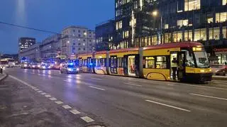 Potrącenie pieszego przez tramwaj w centrum