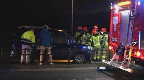 Stłuczka na moście Grota. "Tir wjechał w tył auta osobowego"