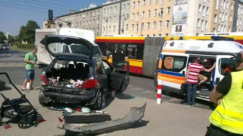 Wypadek na Woli. Noworodek trafił do szpitala