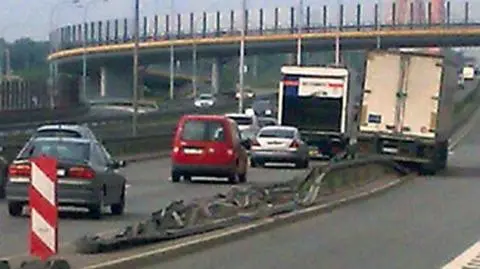 Nietypowe "parkowanie" na Trasie Siekierkowskiej