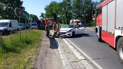 Strażacy jechali do pożaru, zderzyli się z autem