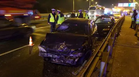 Wypadek na moście Gdańskim. "Trzy osoby ranne"