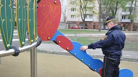 Skontrolowali place zabaw. Najgorzej na Bielanach