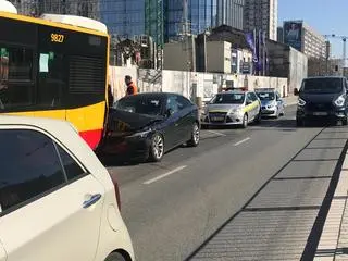 Zderzenie bmw z autobusem 