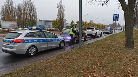 Zderzenie na Pradze Północ. Policja: jeden z kierowców ma ponad trzy promile alkoholu