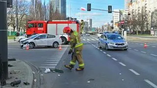 Zderzenie na skrzyżowaniu al. Jana Pawła II i ul. Stawki