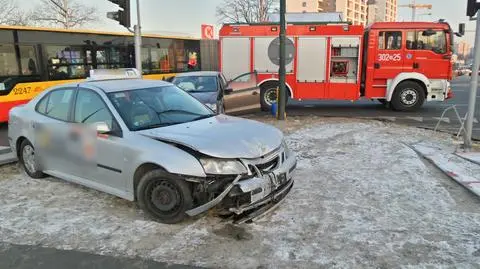 Dźwigowa: korki po zderzeniu dwóch aut