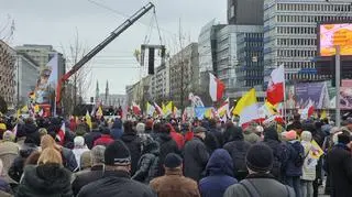 Marsz papieski idzie ulicami stolicy