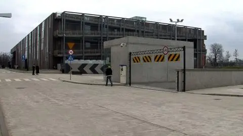 Goście Kopernika zastawiają chodniki, a parkingi zamknięte