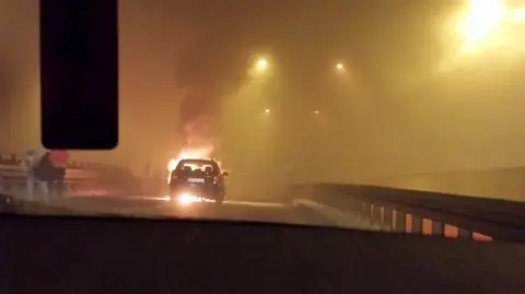 Auto w ogniu na Głębockiej