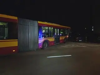 Kolizja z udziałem autobusu miejskiego