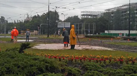 Znów wycieka piana na rondzie Daszyńskiego 