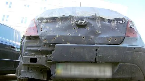 Pan Oleksandr uciekł wraz rodziną z Mariupola zniszczonym przez pocisk samochodem