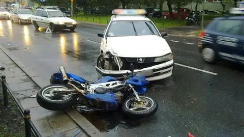 Taksówka wjechała w motocykl