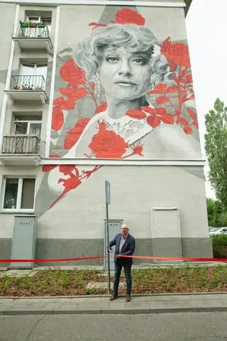 Mural Krystyny Sienkiewicz na Bielanach