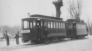 Końcowy przystanek tramwajowy linii "15A" na Bielanach