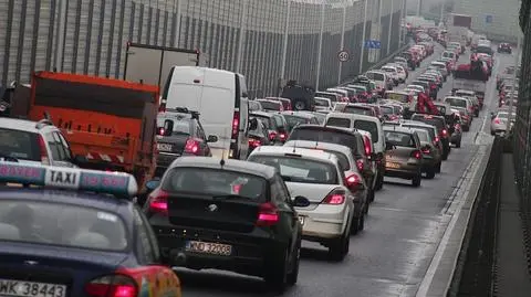 Poniedziałek bez wjazdów na most Grota. Korek na Północnym