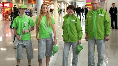 Zielono-szarzy wolontariusze na Euro 2012