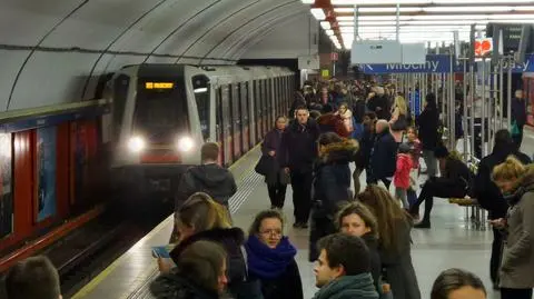 Utrudnienia w metrze. Wyłączyli prąd na stacji Centrum