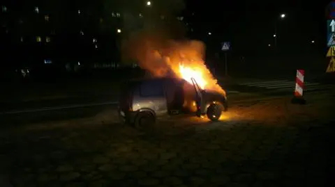 Spłonęło cinquecento obok szpitala na Banacha