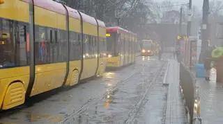 Tramwaje stanęły na pl. Bankowym