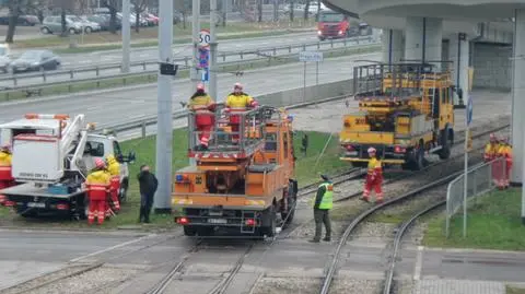 Ciężarówka zerwała 400 metrów kabli. Tramwaje nie jeździły Jagiellońską