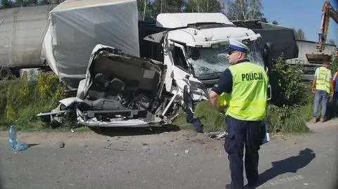 "Ósemka" w ogromnym korku. Zderzenie tirów w Nadarzynie