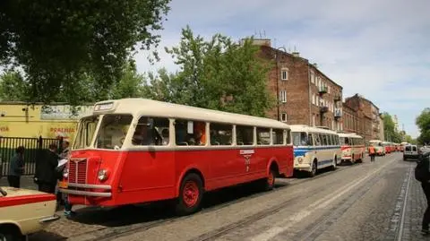 Sławny "autobus czerwony" znowu pomknie po ulicach miasta