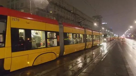 Najpierw wypadek, potem kolizja. Utrudnienia na Marszałkowskiej