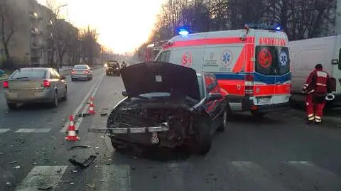 Bielany: stłuczka na skrzyżowaniu
