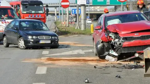 Po wypadku na Jagiellońskiej cztery osoby, w tym dziecko, trafiły do szpitala