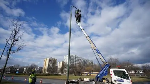 SAVA - nowa warszawska lampa. Na ich montażu miasto ma oszczędzić miliony