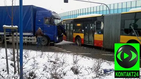 Litewski tir zderzył się z miejskim autobusem