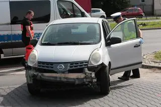 Samochód przebił bariery na Powsińskiej