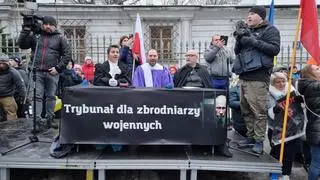 Manifestacja przed Ambasadą Rosji